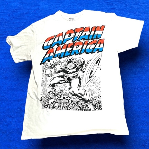 (M) Marvel Captain America Graphic Tee (18.5 X 26) - Picture 2 of 9